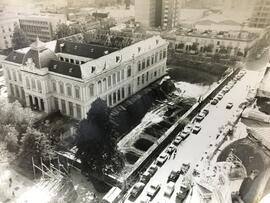 Inicios de la construcción del Tres Facultades. Vista desde calle 7 y 48