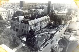 Construcción del edificio Tres Facultades c. 1968