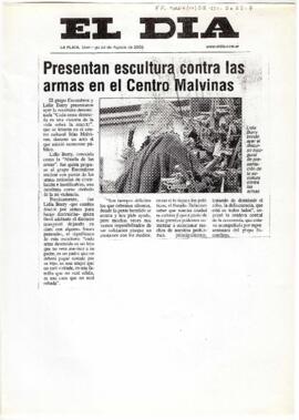 Presentan escultura contra las armas en el Centro Malvinas